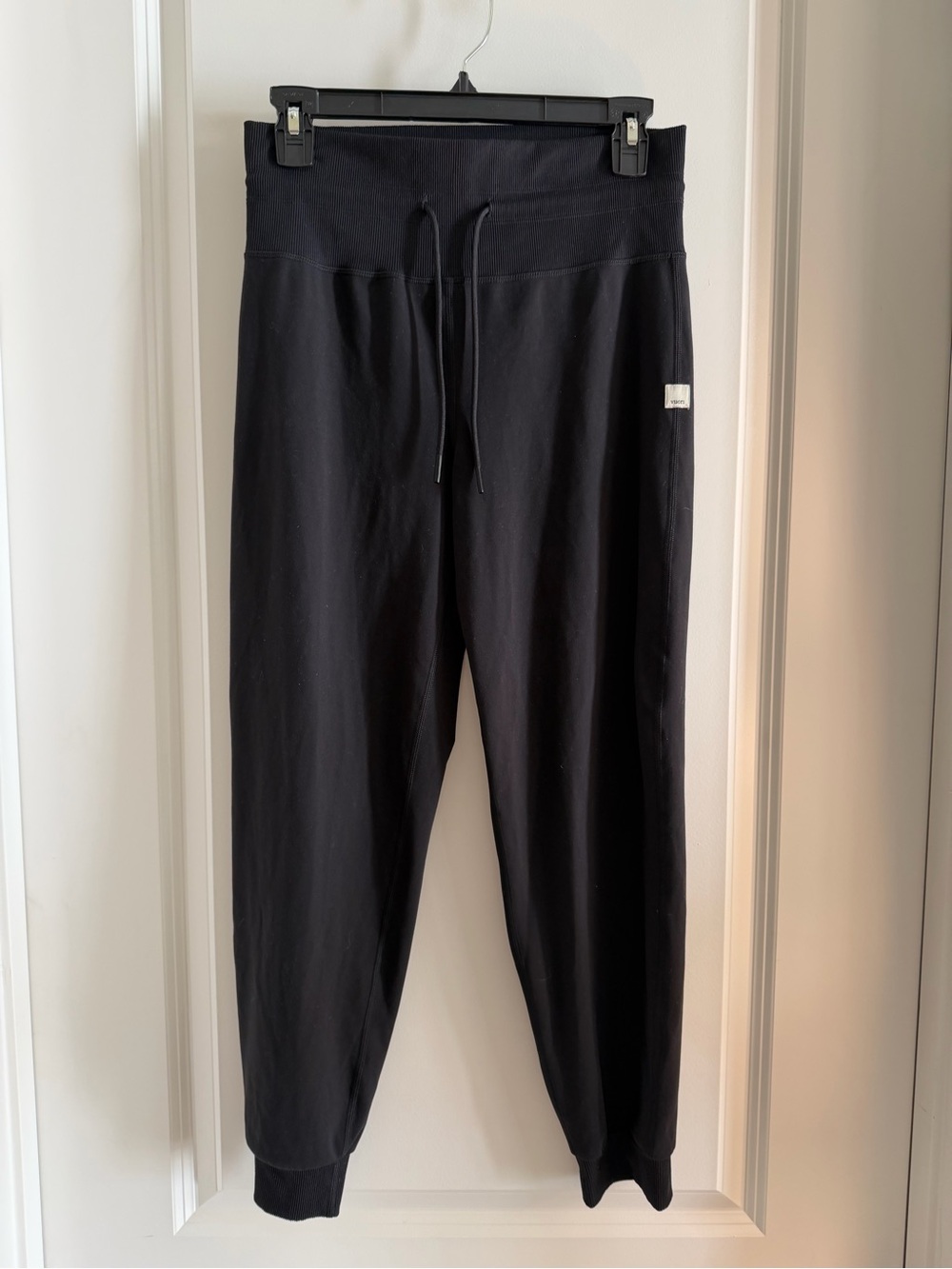 Vuori Black Women's Drawstring Joggers